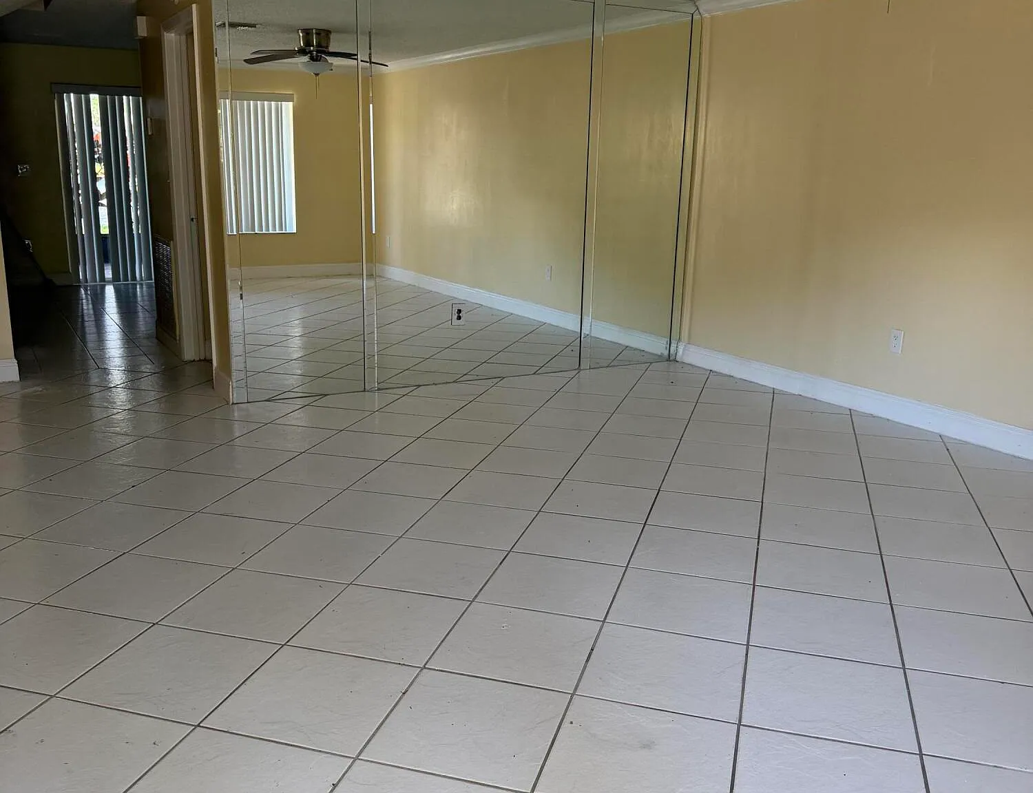3 bed, 2.5 bath, 1750 sqft, $3,000 — Photo 3