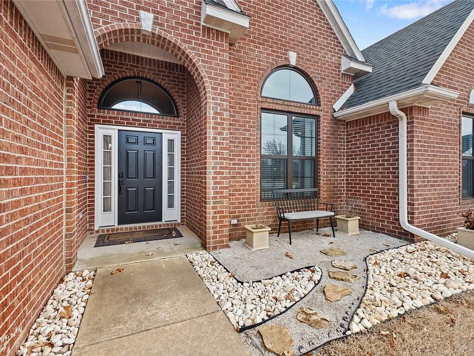 1st image of 4416 W Arlington Dr