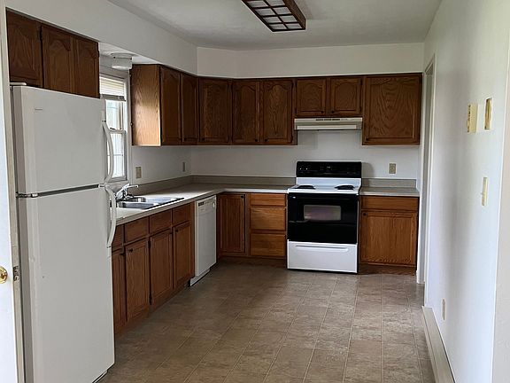 5th image of 207 W 2nd St #2B-1BA-650SQFT
