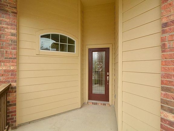5th image of 4209 Woodhaven Trl
