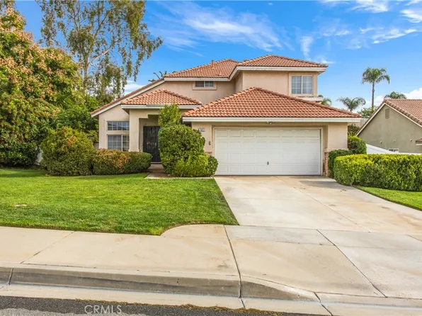 7693 Chanticleer Rd, Highland, CA 92346