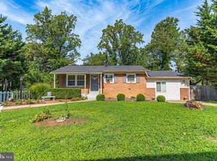 18910 White Oak Dr, Triangle, VA 22172