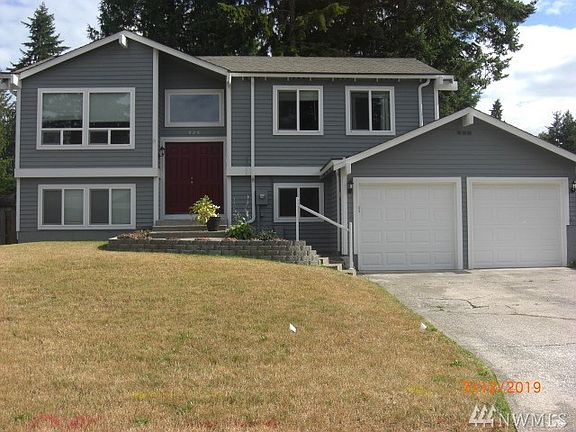 2nd image of 626 NE Conifer Dr