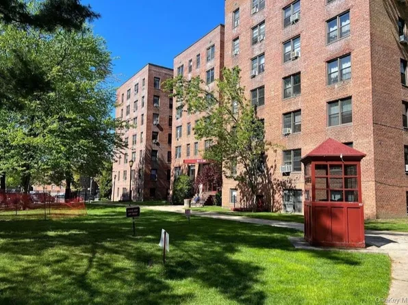 150-25 72 Road #1J, Flushing, NY 11367