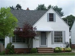 8610 Pinegrove Ave photo 1