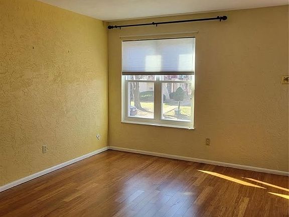 5th image of 10161 Squire Meadows Dr APT F