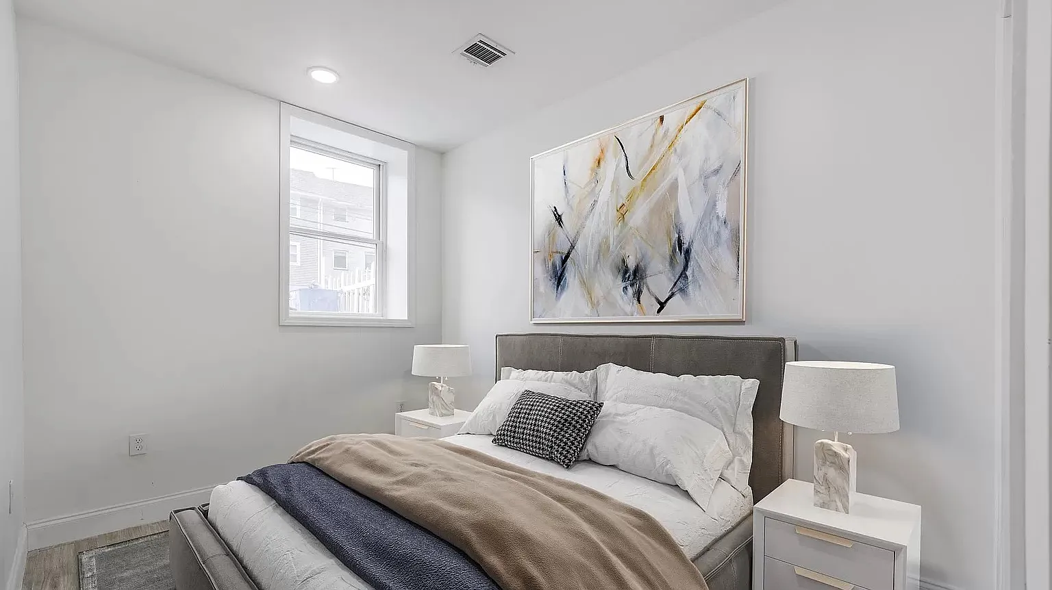 3 bed, 1400 sqft, $3,650 — Photo 3