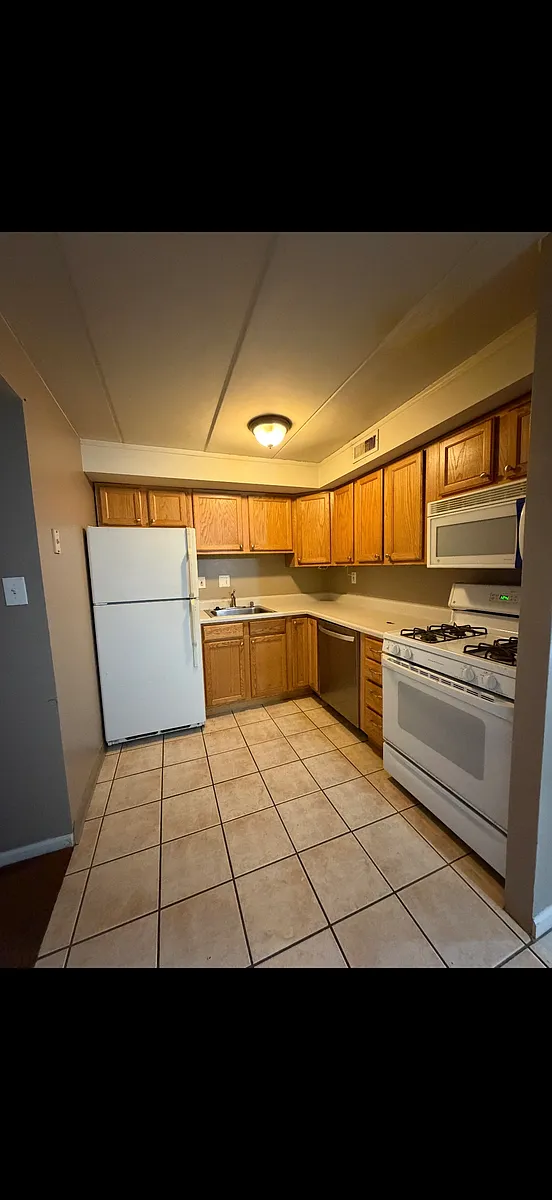 Building Photo - 7748 Rockwell Ave #1