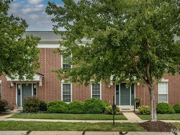 971 Rolling Thunder Dr, O'Fallon, MO 63368