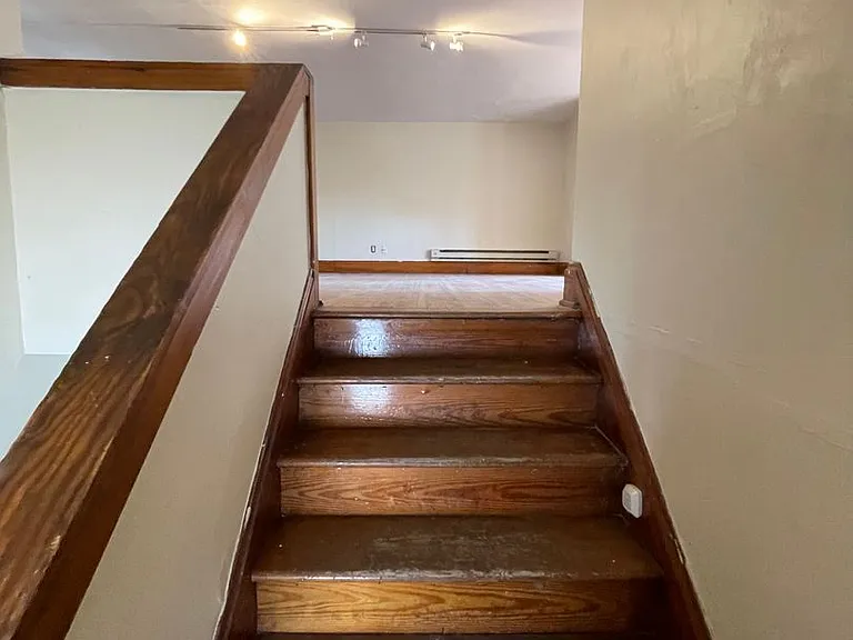 149 E 13th Ave — Photo 6