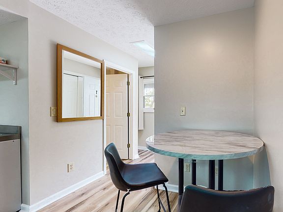 4th image of 661 Harrison Ferry Rd #11