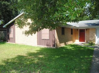 723 Pine Hills Rd, Ocean Springs, MS 39564