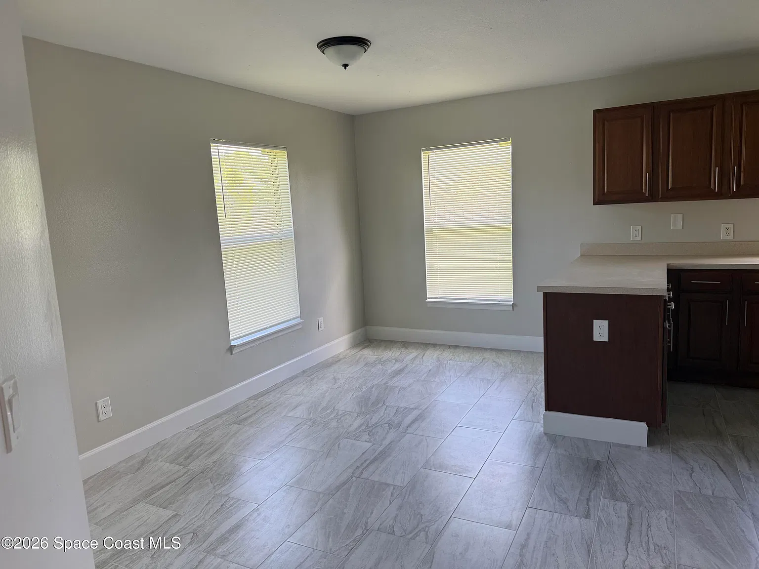 3 bed, 2.0 bath, 1683 sqft, $2,100 — Photo 4