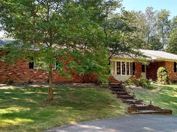 1220 Parker Rd, Holly, MI 48442