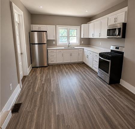 3rd image of 57 Bedford St