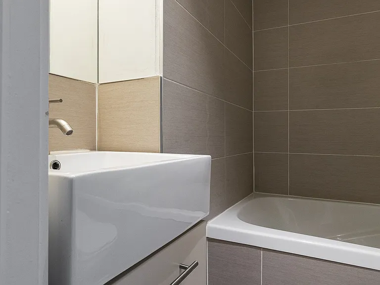 551 Eglinton Ave E #50002A-120 — Photo 6