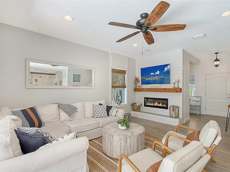 1738 Siesta Dr — Photo 8