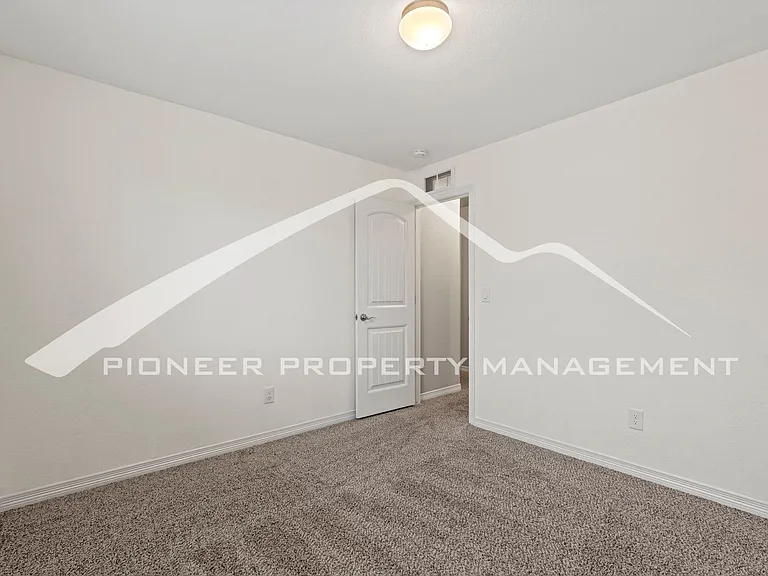 10938 Clarion Dr — Photo 20