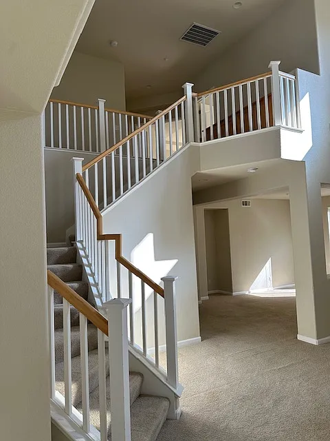 5 bed, 3162 sqft, $4,150 — Photo 3