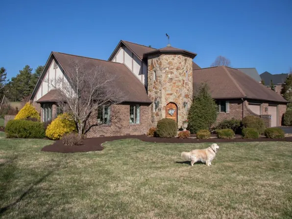 360 Winterham Dr, Abingdon, VA 24211