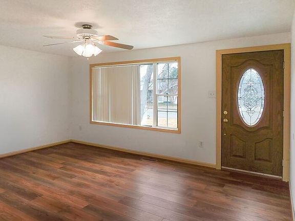 4th image of 22194 Donaldson Dr