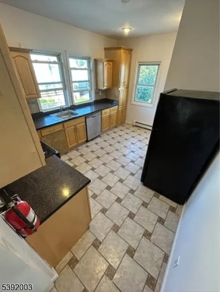 3 bed, $2,300 — Photo 2