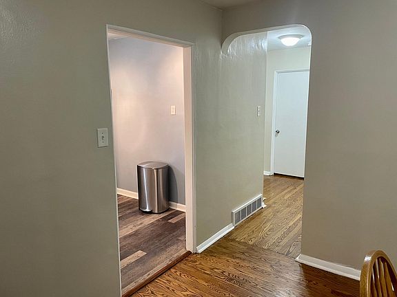 4th image of 7249 Dartmouth Ave