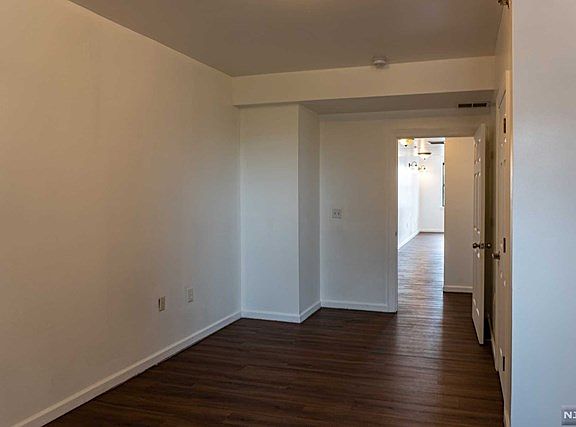 2nd image of 39-41 Lincoln Park #7C