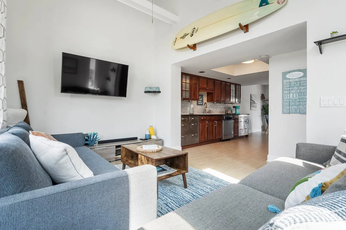 2 bed, 1080 sqft, $3,000 — Photo 3