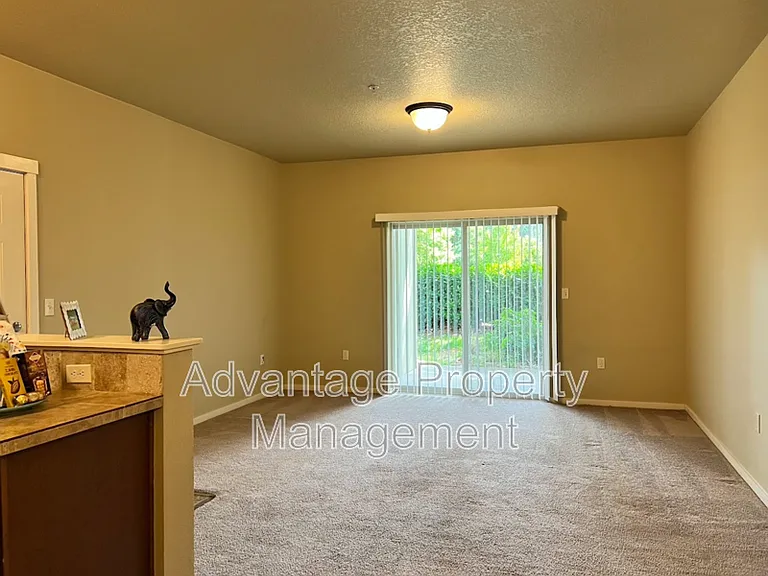 523 Catron St N #5 — Photo 13