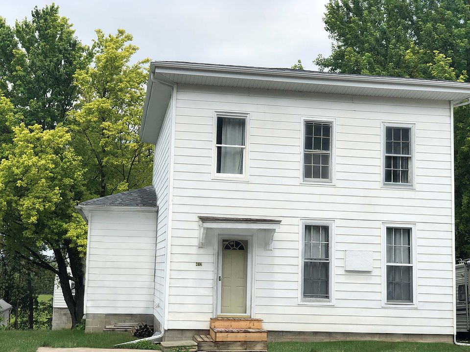 Front side of house. Apartment in on the back side (basement level walk-out).