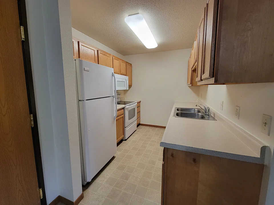 715 Bruce Ct #7