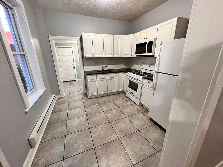 233 N Ramsey St — Photo 7