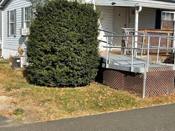 3420 Azalea Ave, Trevose, PA 19053