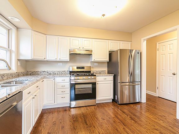 5th image of 839 Bonniebrook Ave
