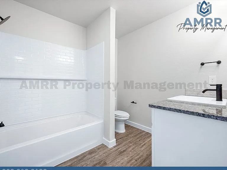 8622 26th St — Photo 10
