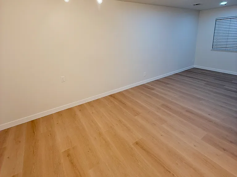 755 Rose Ave #7 — Photo 4