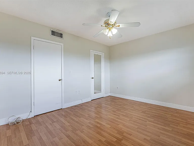 1100 W 35th St #23 — Photo 15