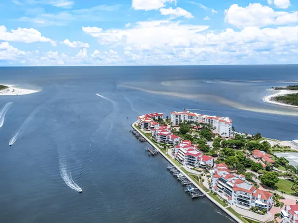 243 La Peninsula Blvd #243, Naples, FL 34113