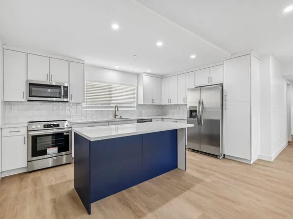 Salt + Sea | Luxury 3 Bedroom Apartments in Carlsbad Village, 2620-2622 Roosevelt St #4, Carlsbad, CA 92008