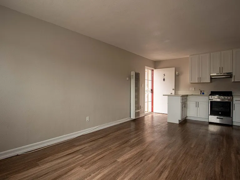 3815 Vermont St — Photo 3