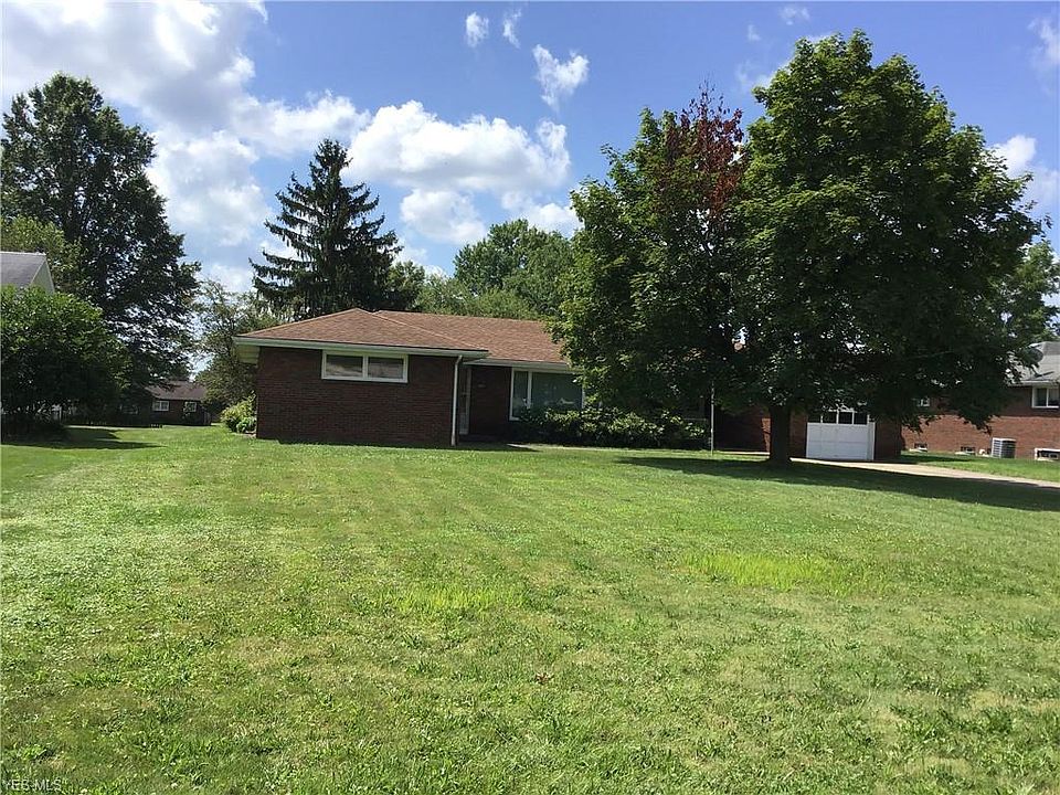 1st image of 465 Park Dr