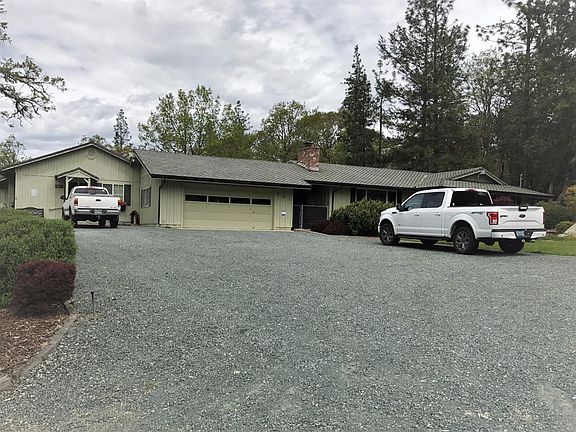 3rd image of 201 Manzanita Dr
