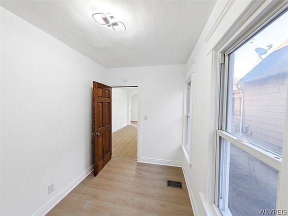 5th image of 9 Alma Ave