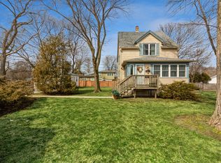 2637 Crawford Ave, Evanston, IL 60201
