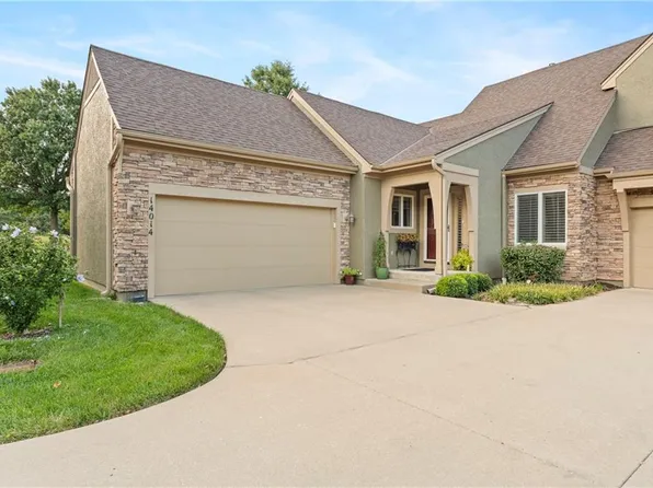 14014 S Summit St, Olathe, KS 66062