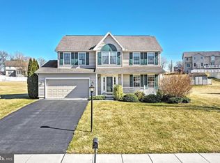 1212 Brian Ln, Hanover, PA 17331
