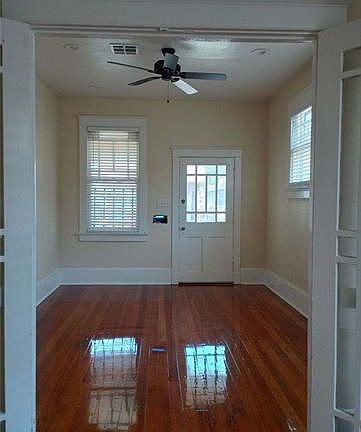 2nd image of 4908 S Saratoga St