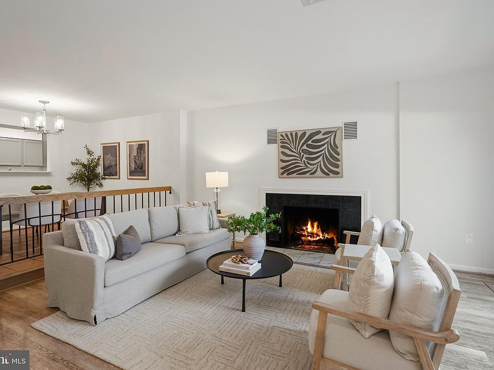 1st image of 1033 Michigan Ave NE #1033