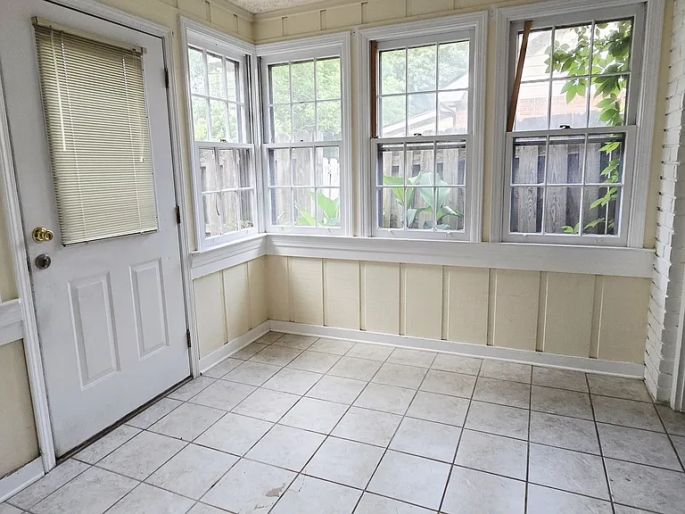 504 Huntington Rd — Photo 3